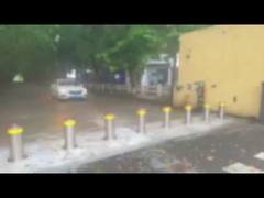 Paletti di sicurezza anticollisione automatici: scegliere tra installazione flangiata e interrata